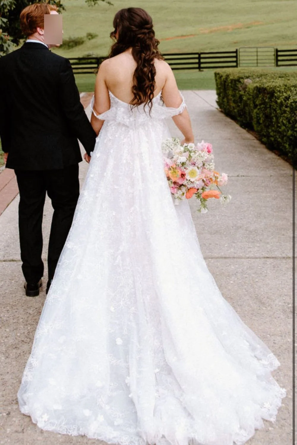 1321 With Veil - Image 3