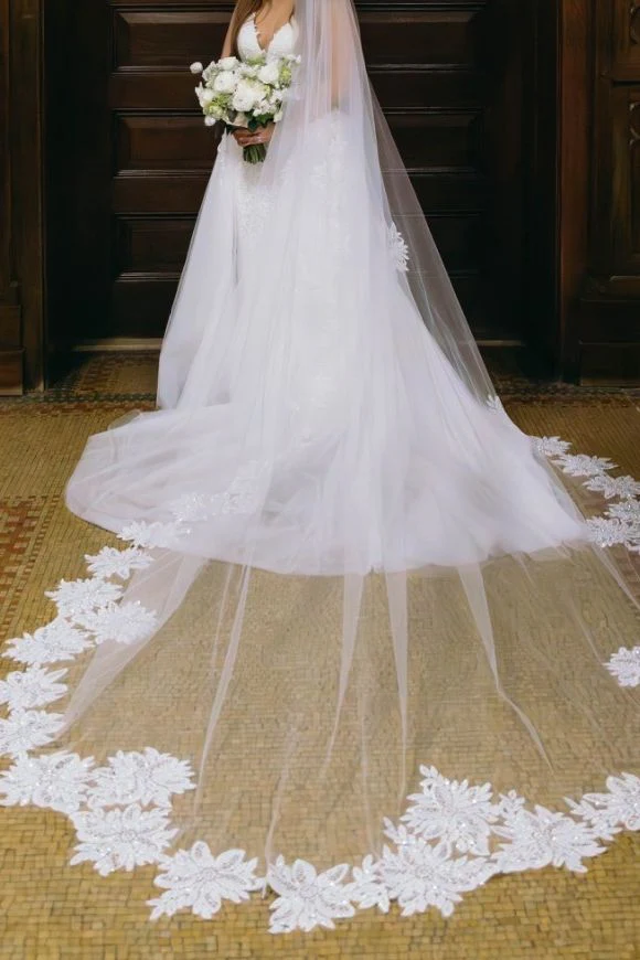 Dress with Veil & Skirt - Image 7