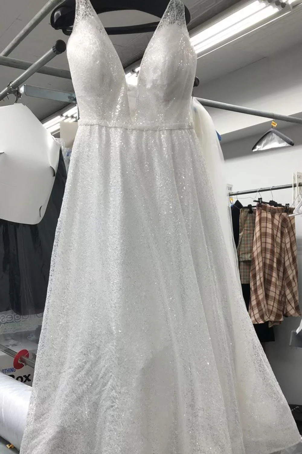 14693AXS with Veil - Image 12