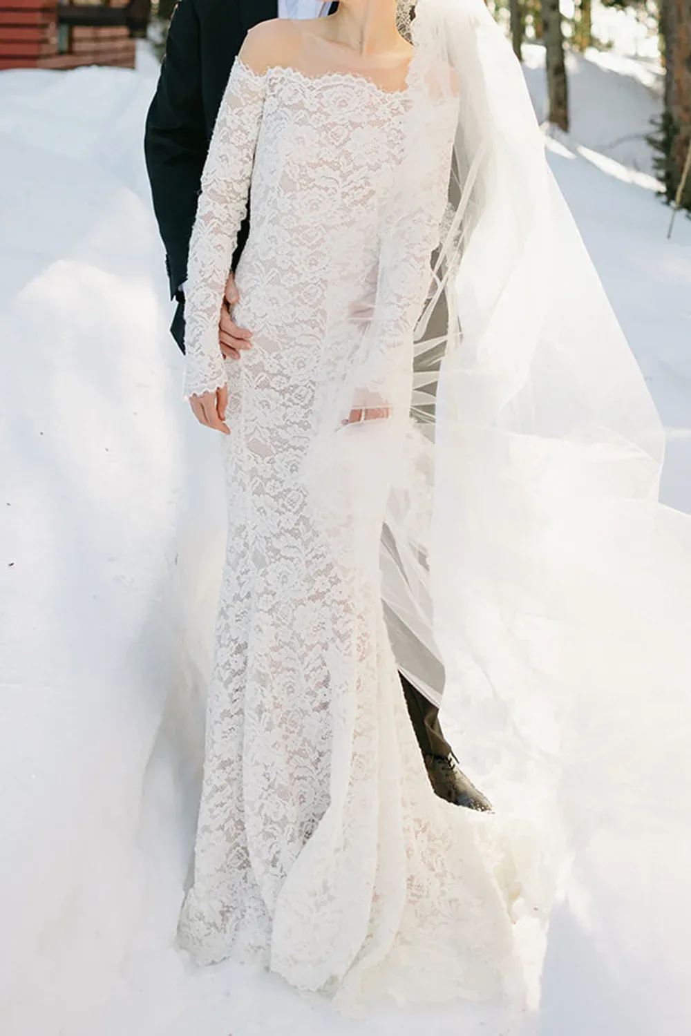 14944N & Veil - Image 3