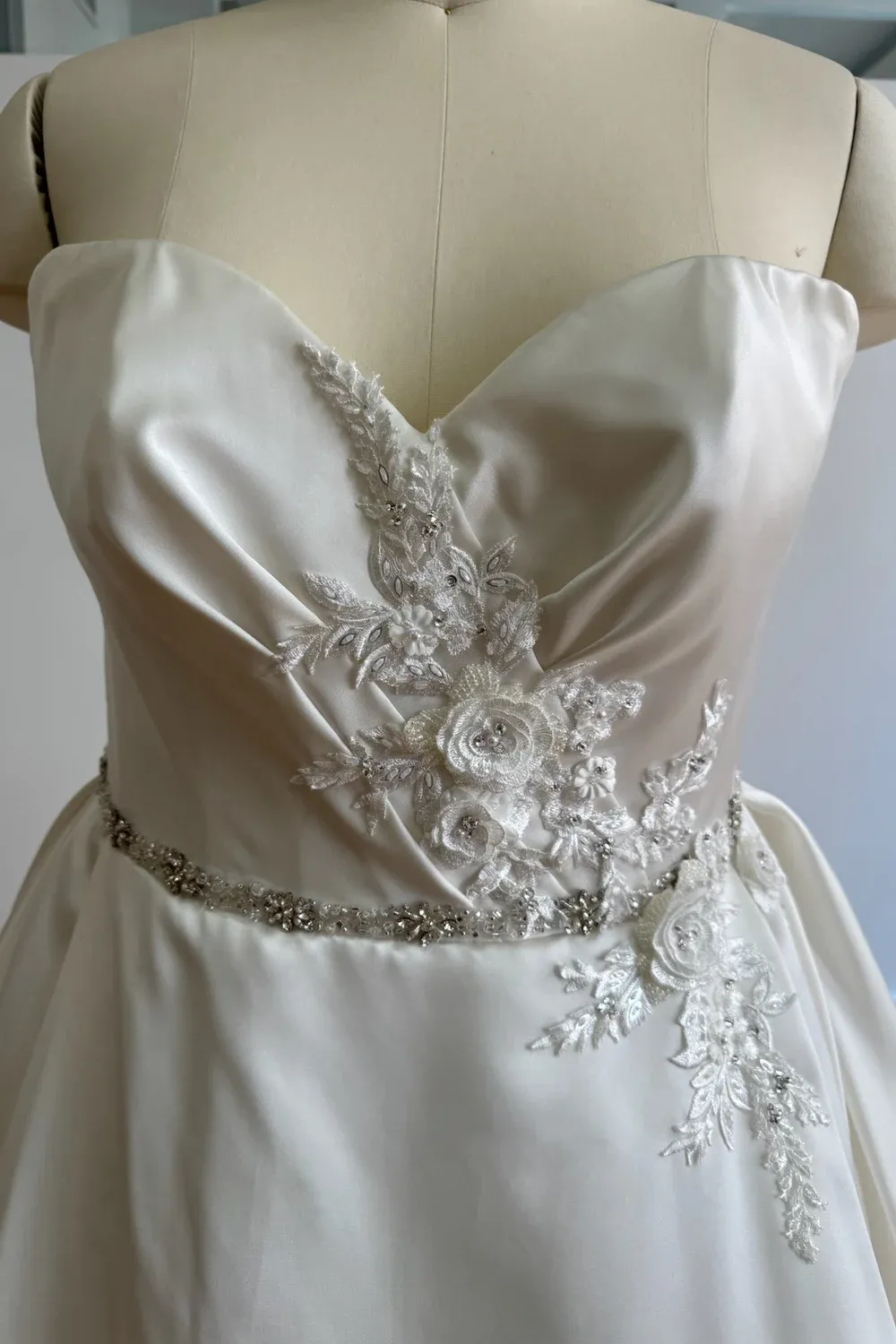 1674XS-GOWN - Image 3