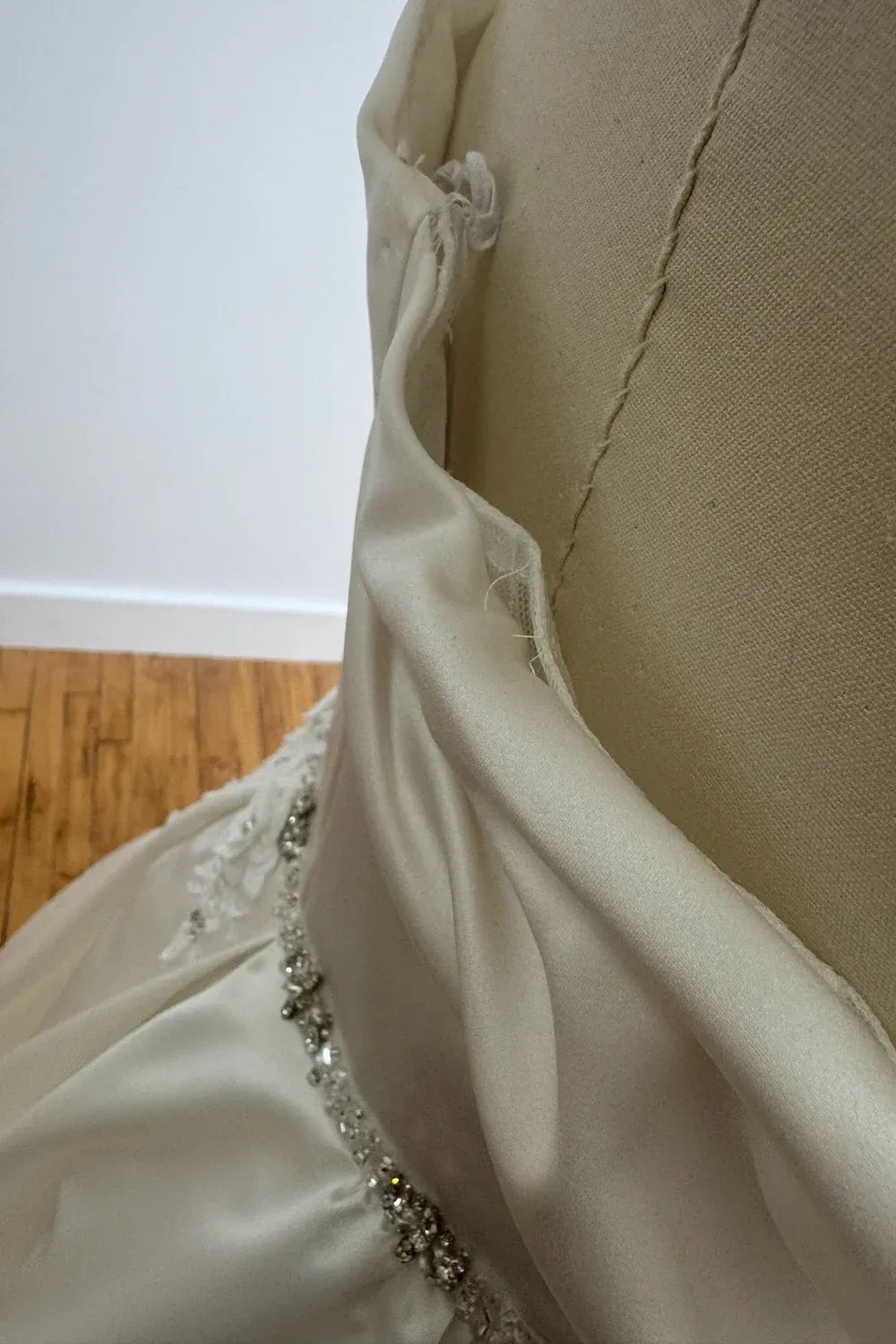 1674XS-GOWN - Image 7