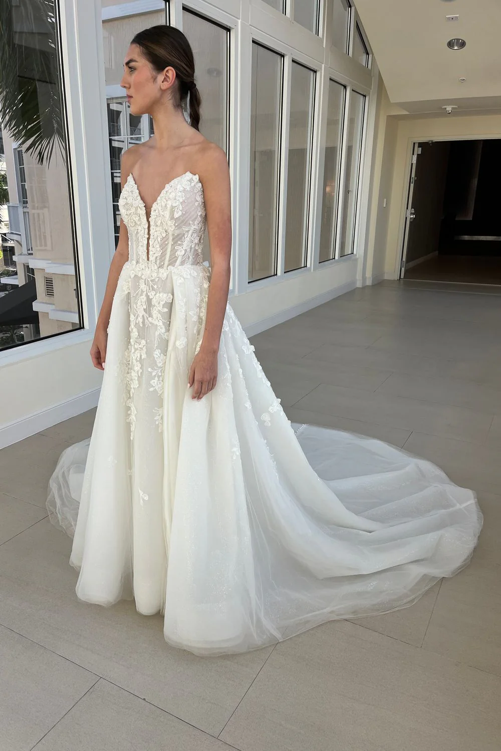 1715 With Veil and Headpiece - Image 3