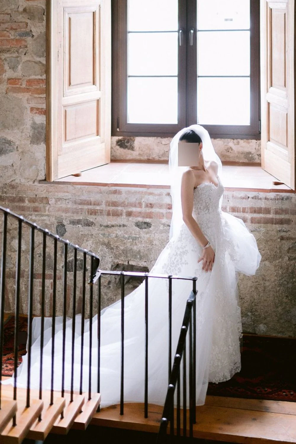 32205 HARLOW-LINESKT with Overskirt and Veil - Image 10