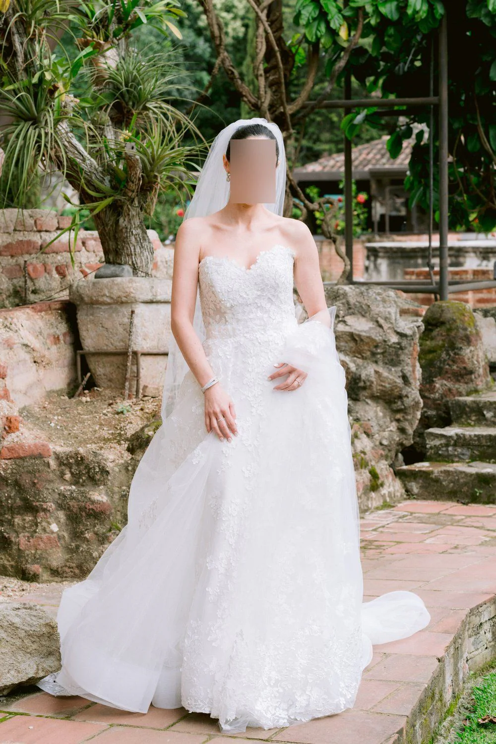32205 HARLOW-LINESKT with Overskirt and Veil - Image 4