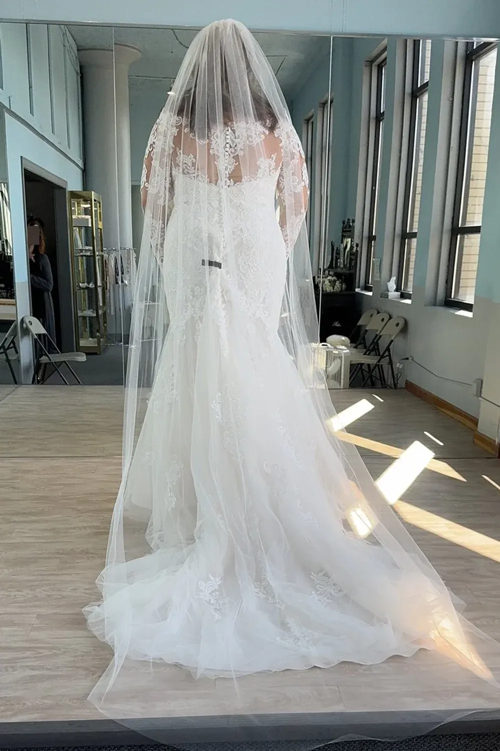 3285 Sasha with Veil - Image 5