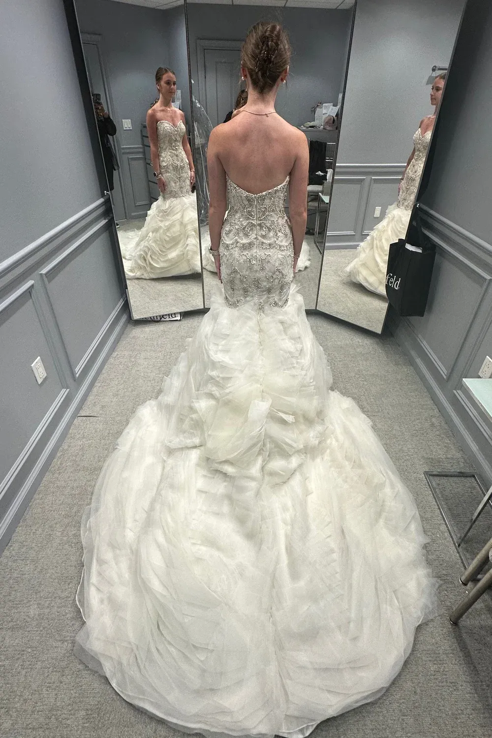 3400 with Veil and Necklace - Image 2