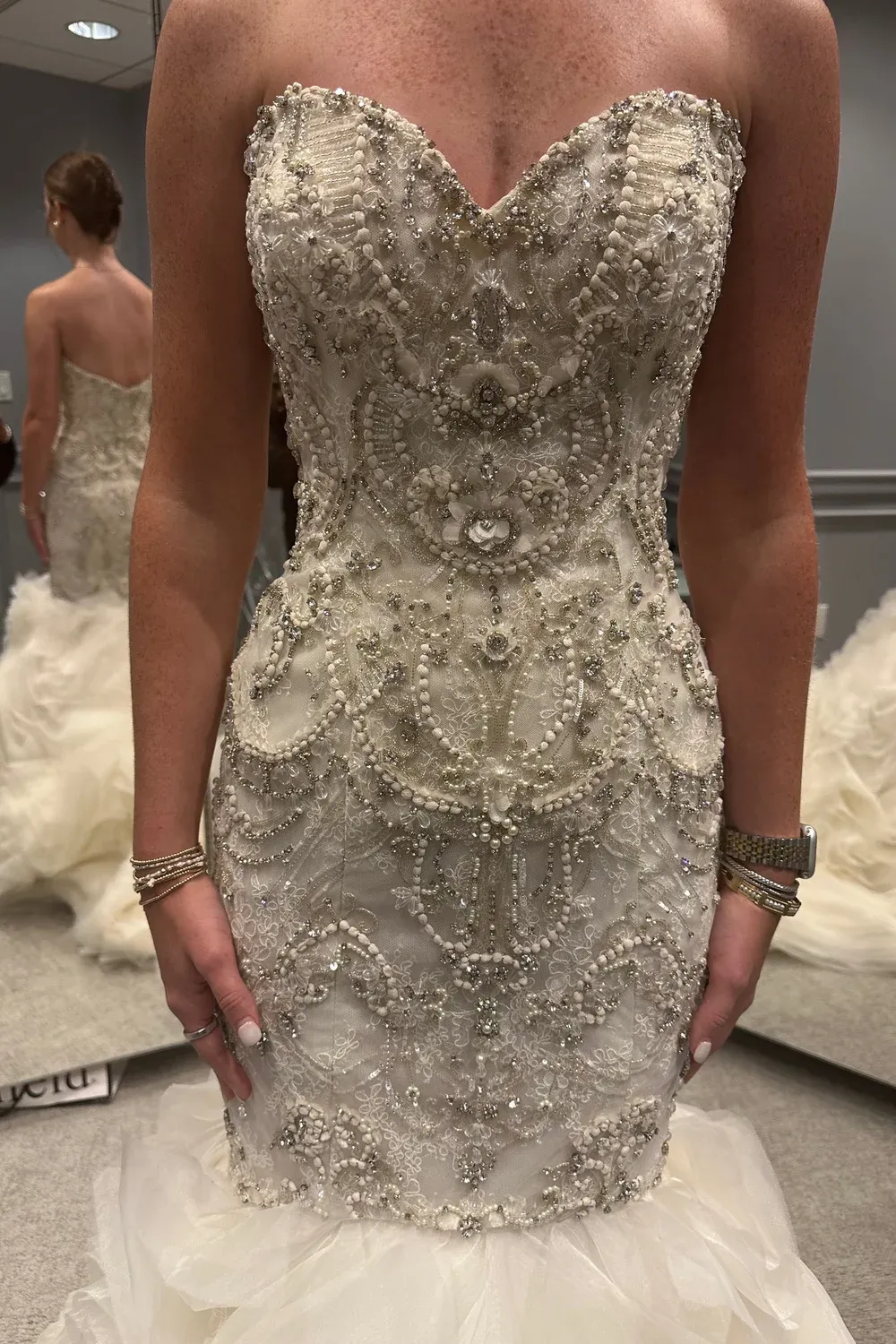 3400 with Veil and Necklace - Image 4