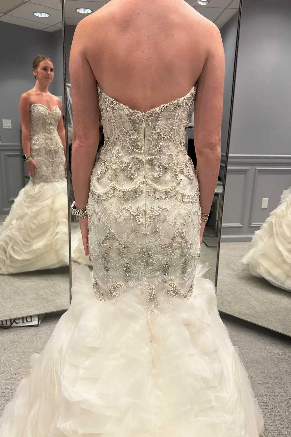 3400 with Veil and Necklace - Image 5