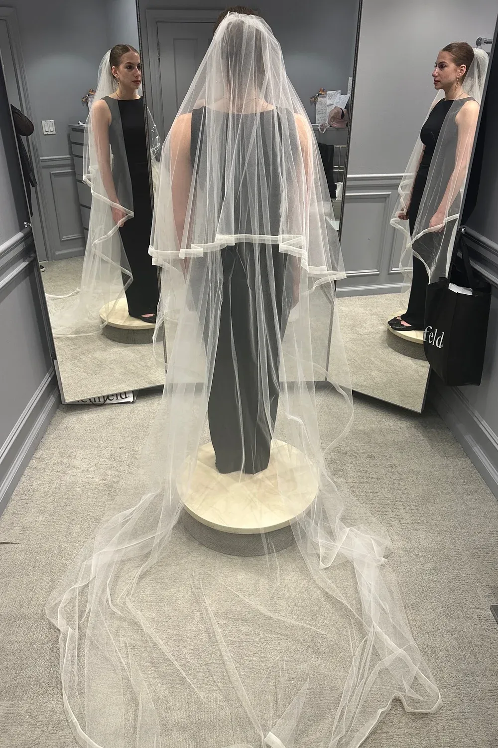3400 with Veil and Necklace - Image 7