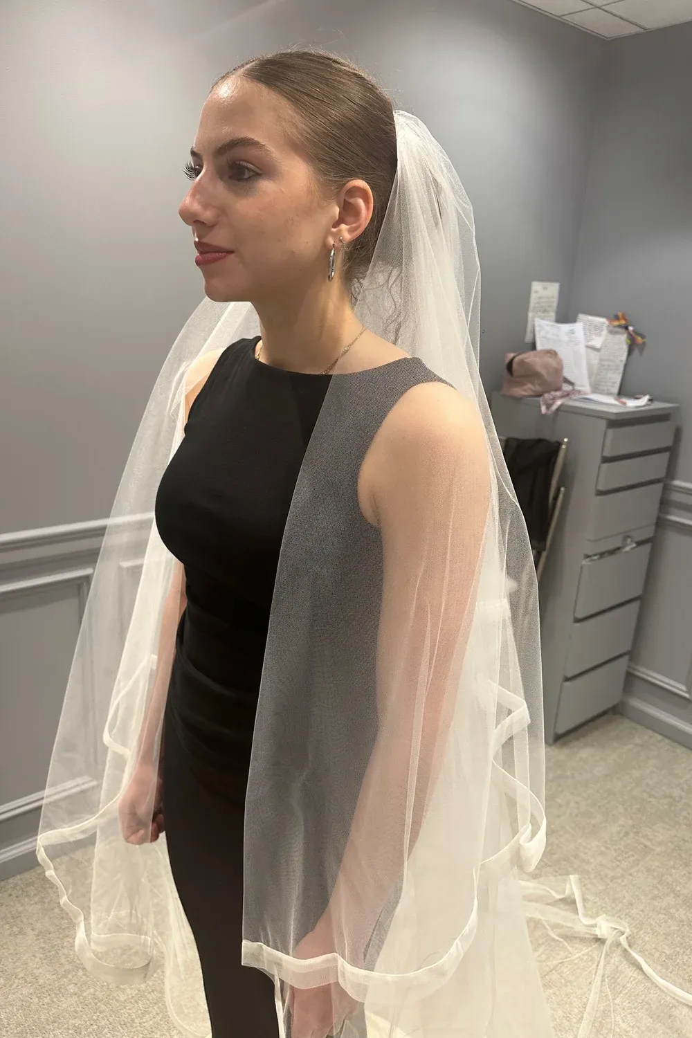 3400 with Veil and Necklace - Image 9