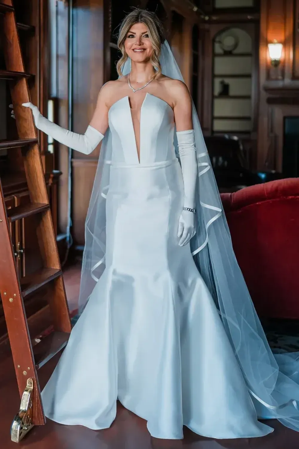 4935 with Veil and Gloves