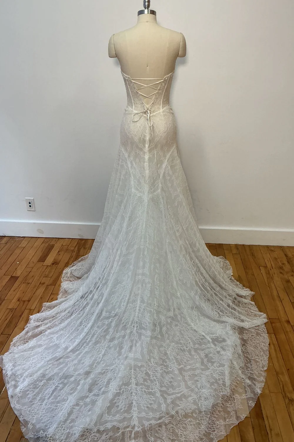 5049PT - Image 4