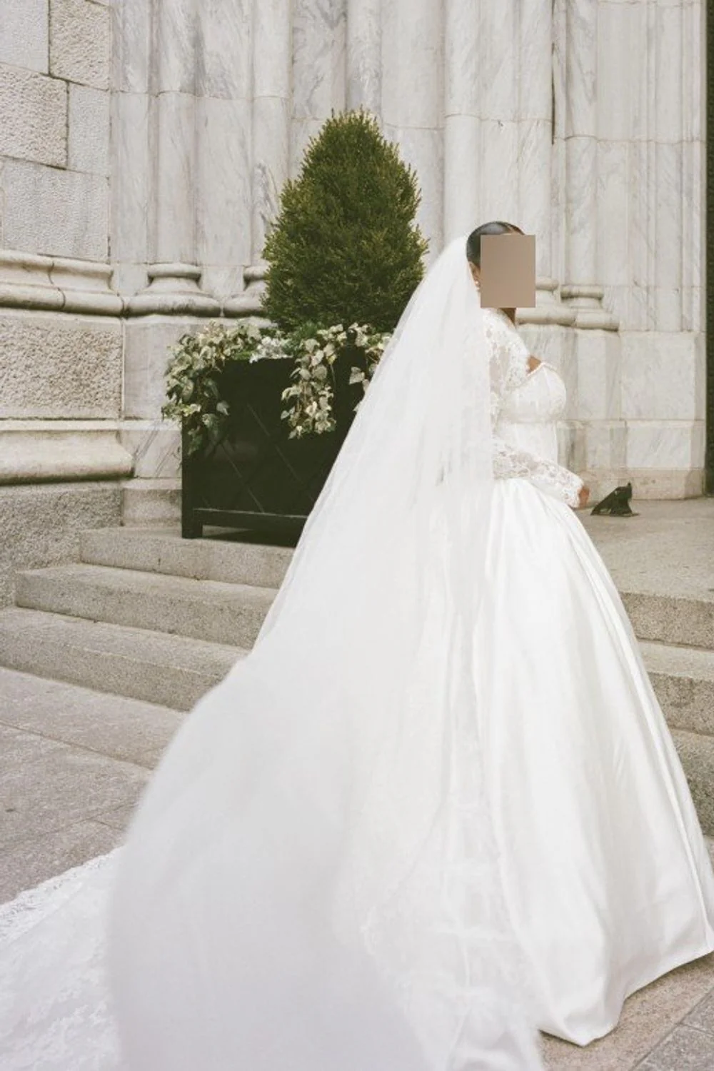 5057 with Veil, Bolero and Bow - Image 10