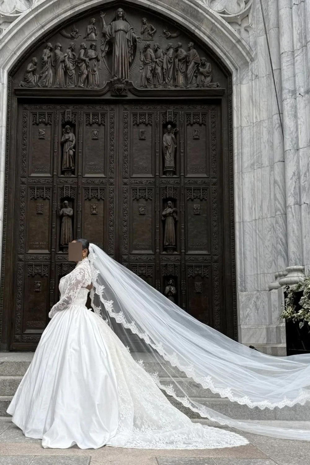 5057 with Veil, Bolero and Bow - Image 6