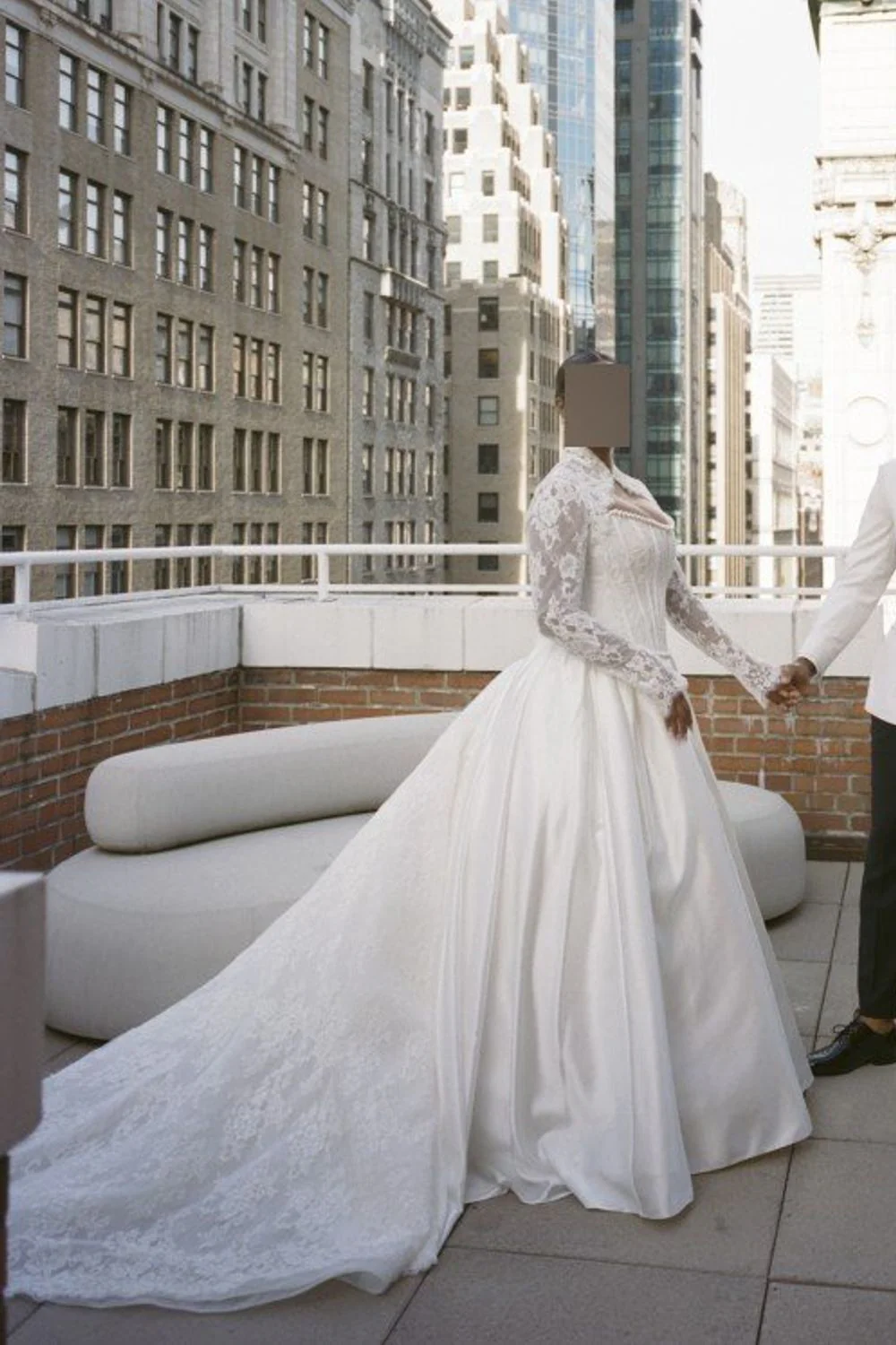 5057 with Veil, Bolero and Bow - Image 9