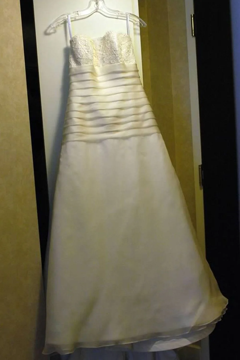 A-Line Dress with Veil - Image 5