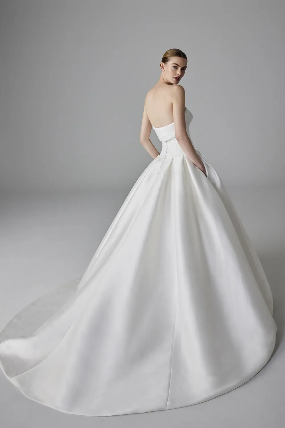 Arline with Veil - Image 2