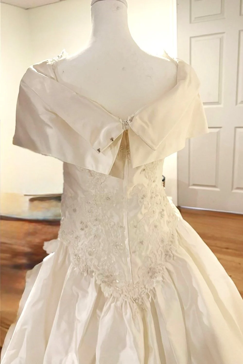 Ballgown Pearl Beaded with Veil - Image 6