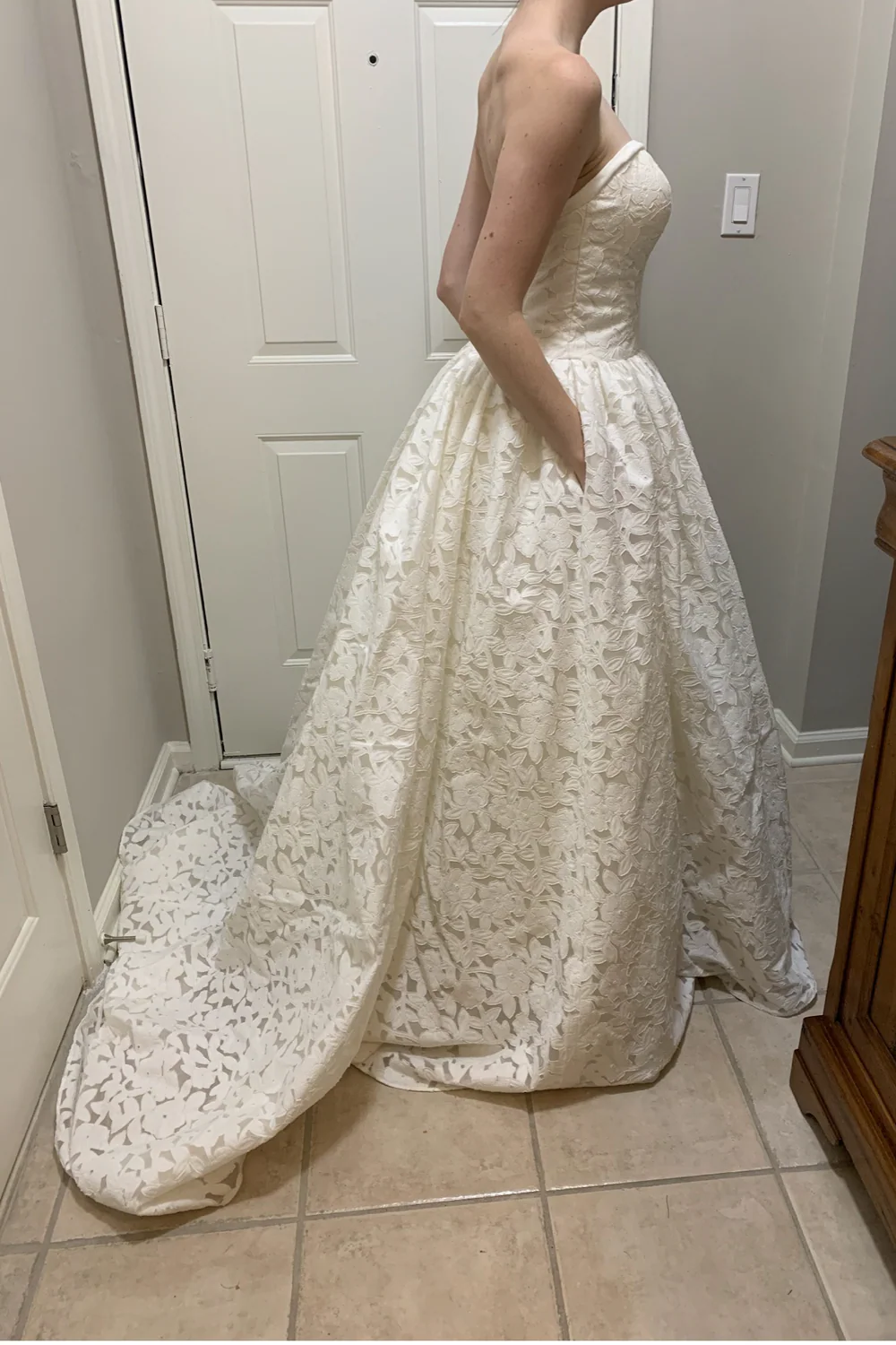 Beautiful Bridal Ballgown - Image 2