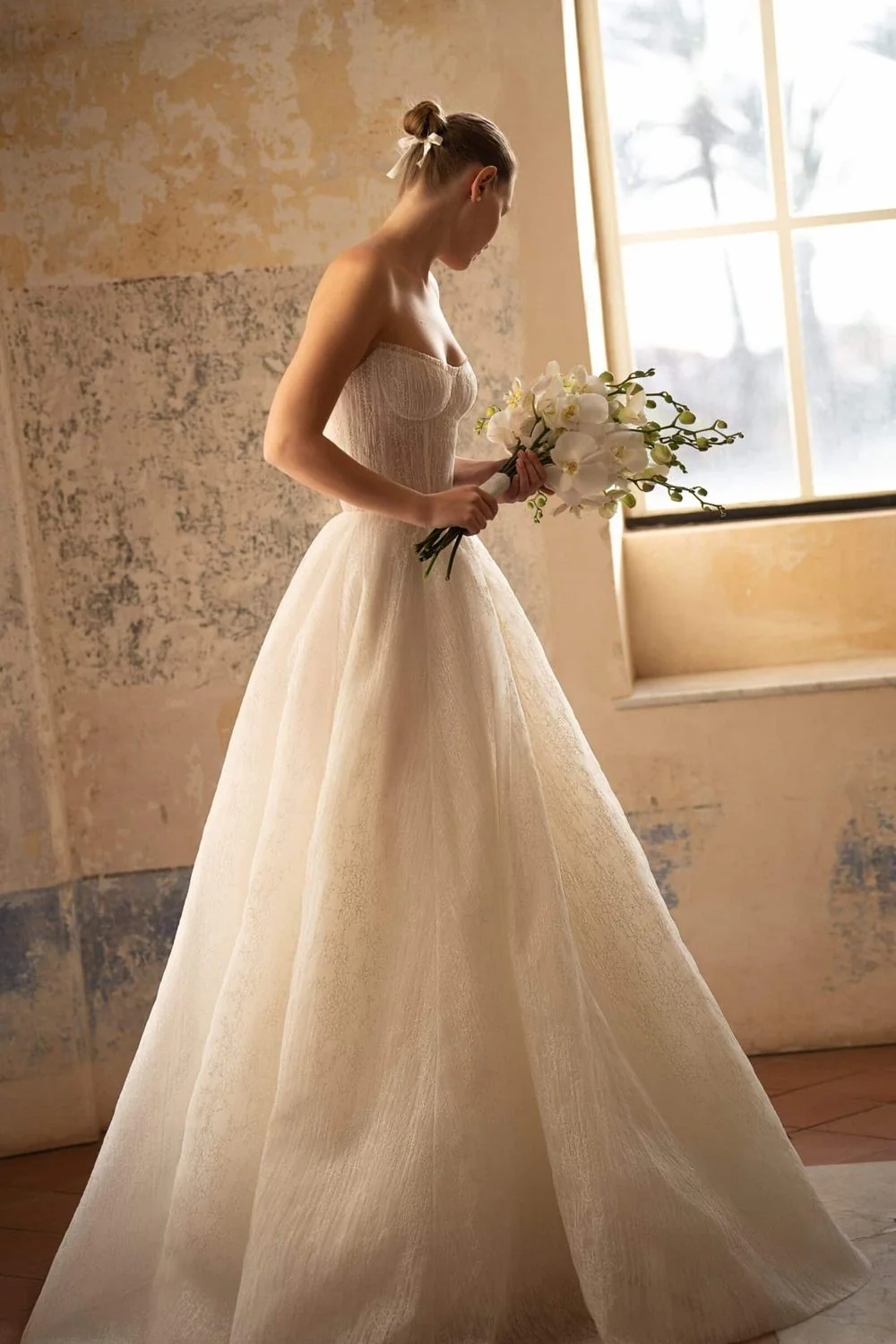 Billie with Veil CHRISTIE LAUREN. ADRIANNA1624885 - Image 3