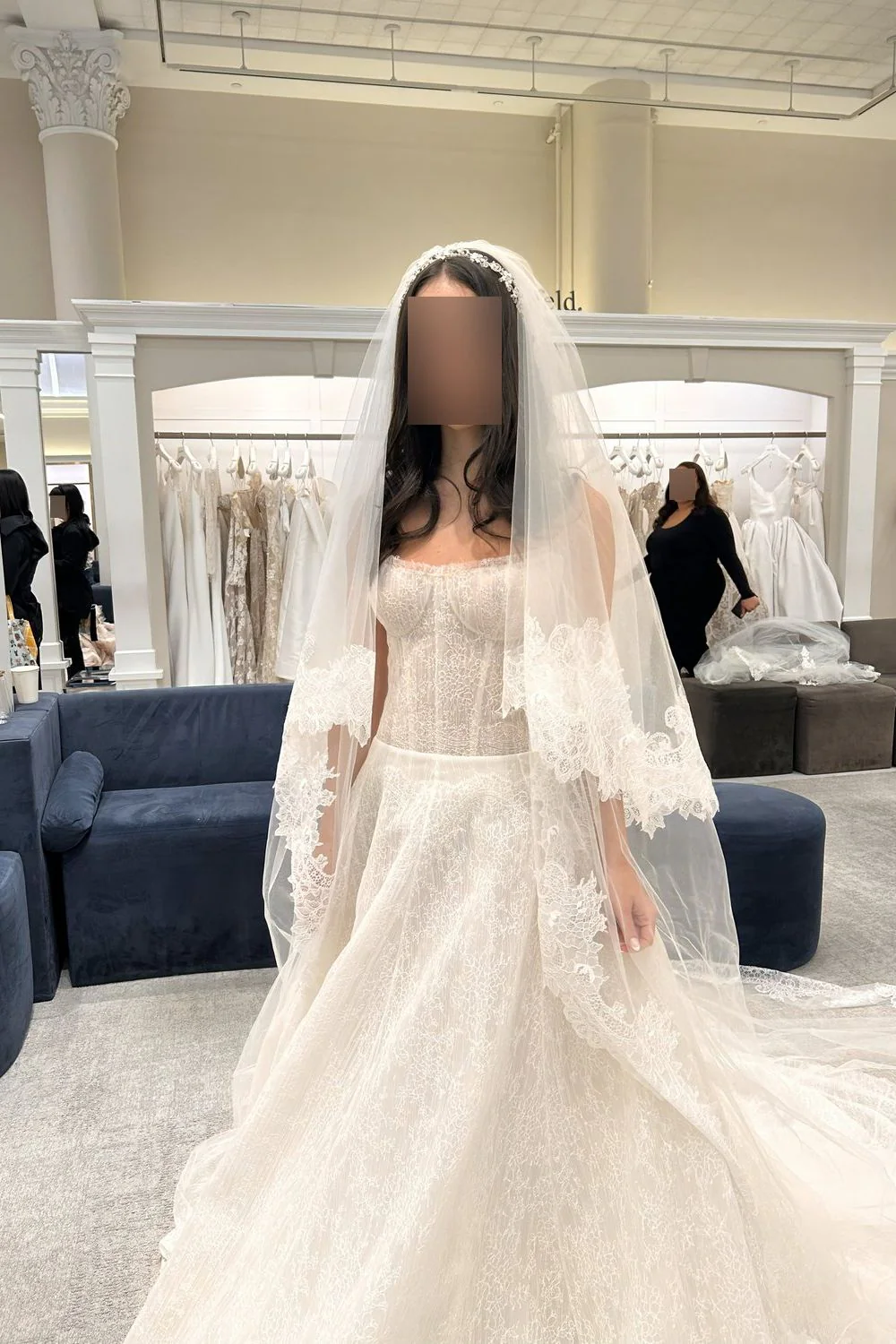 Billie with Veil CHRISTIE LAUREN. ADRIANNA1624885 - Image 7