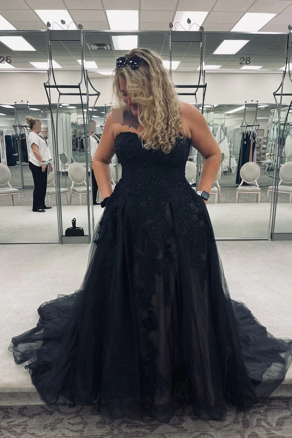 Black bridal gown - Image 4