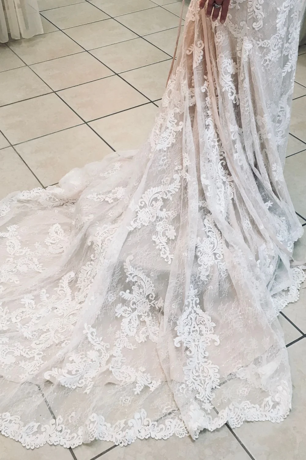 Blush latte with cape - Image 2
