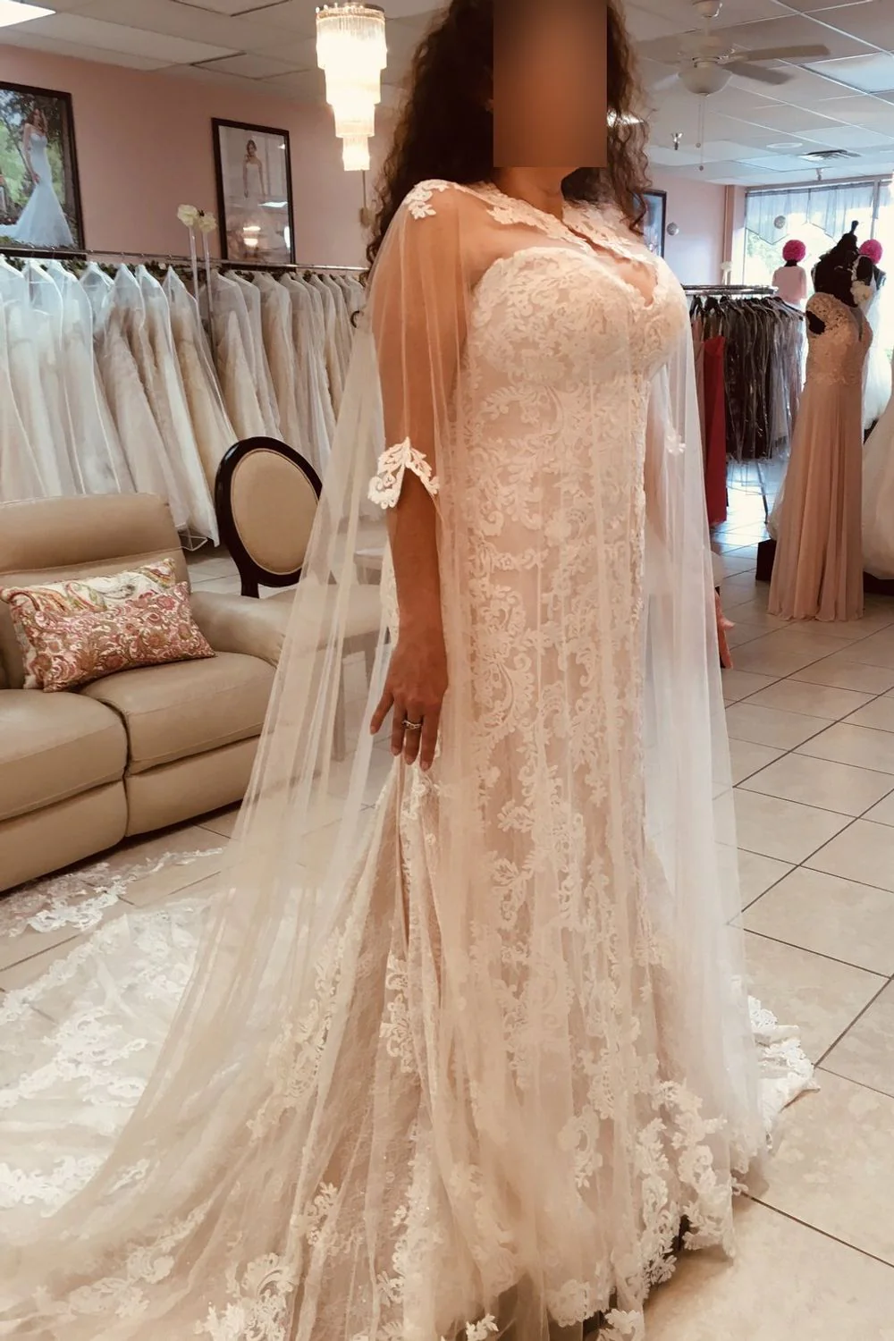 Blush latte with cape - Image 4