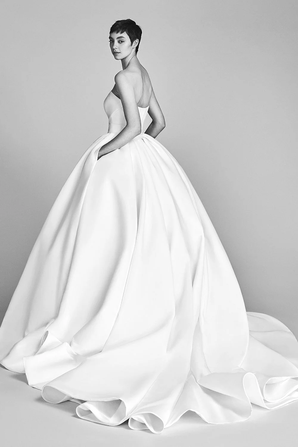 BOW DRAPE BALLGOWN