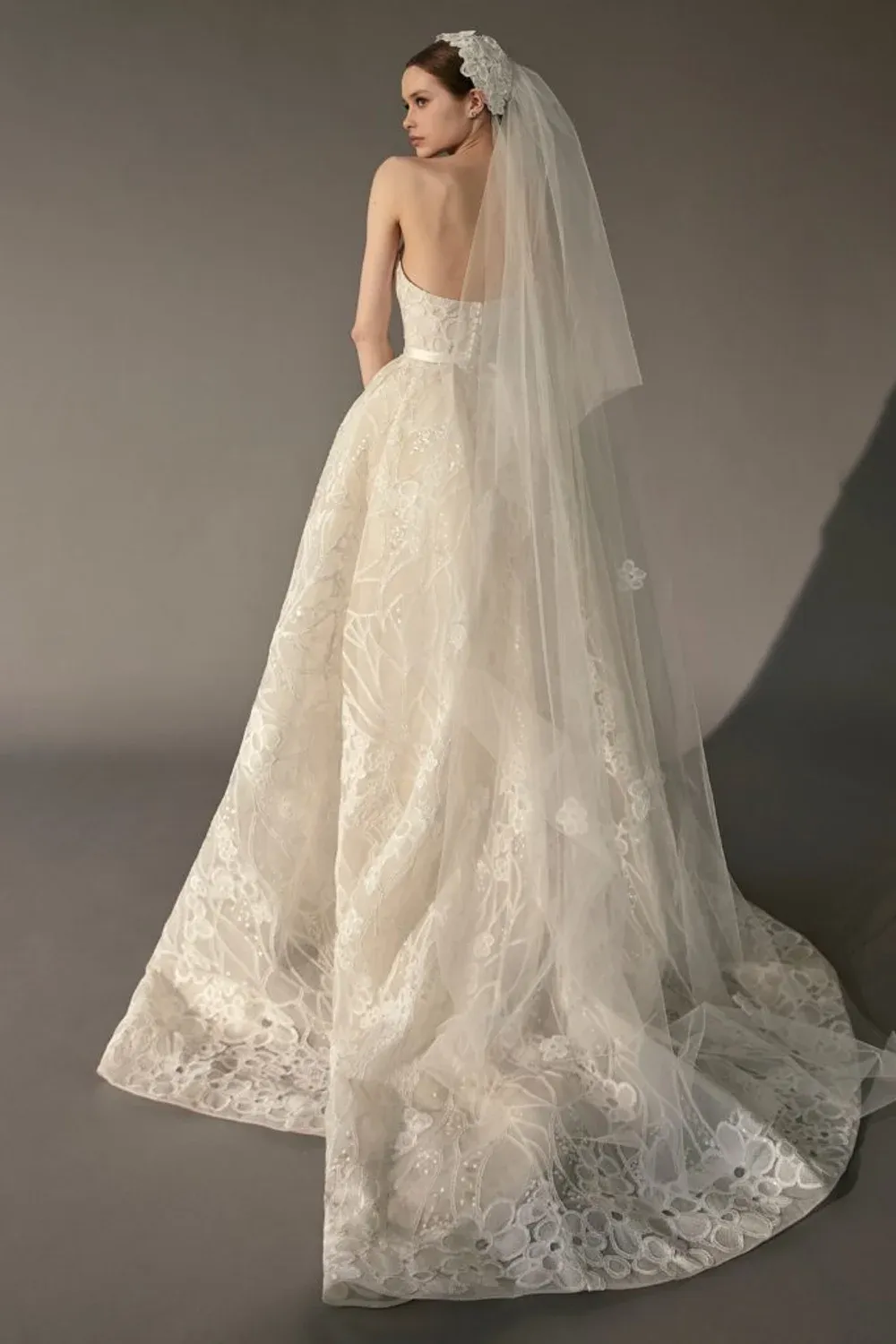 Bridal Gown Spring 2023 with Veil - Image 3