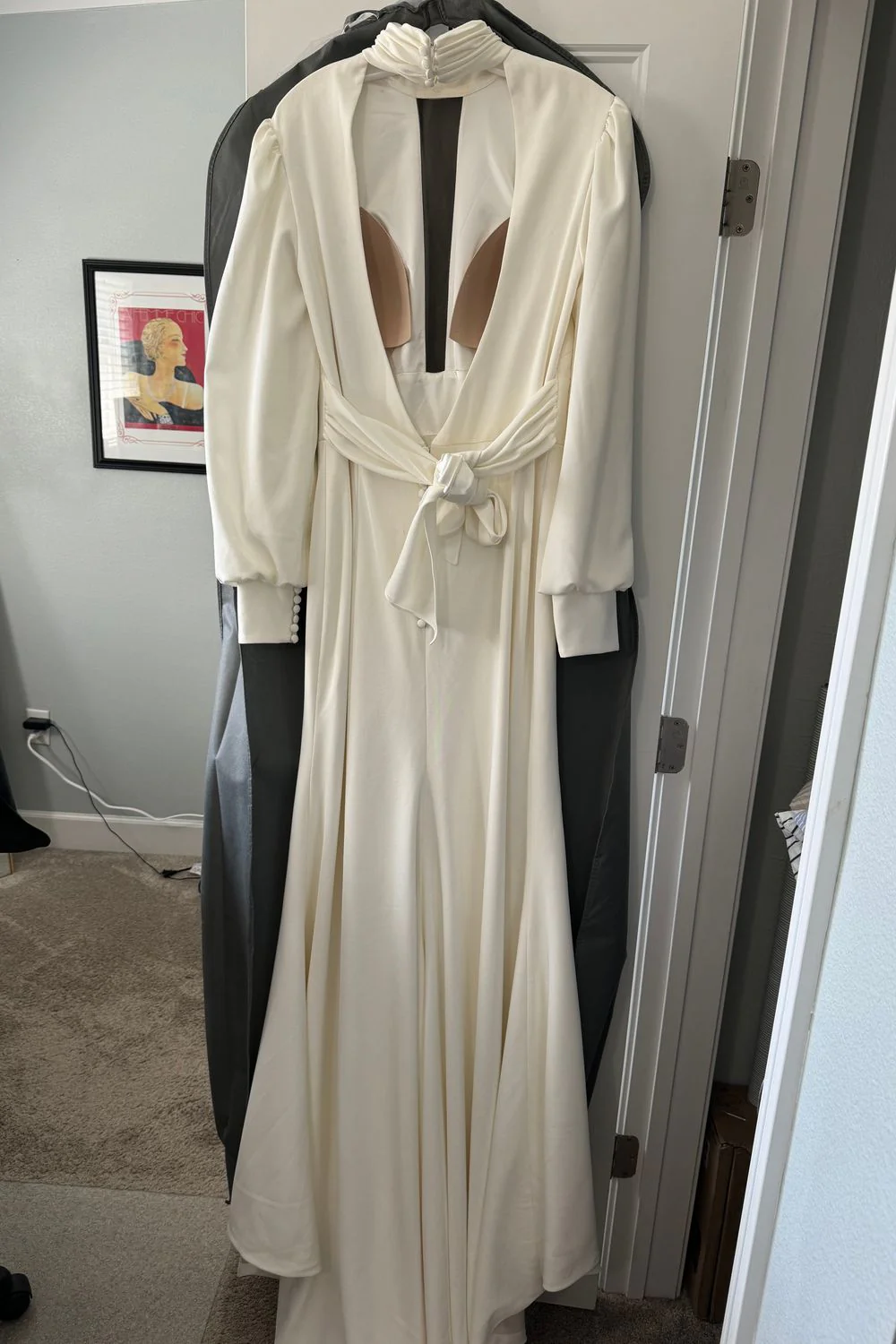 Classy Fall/Winter Wedding Dress - Image 4