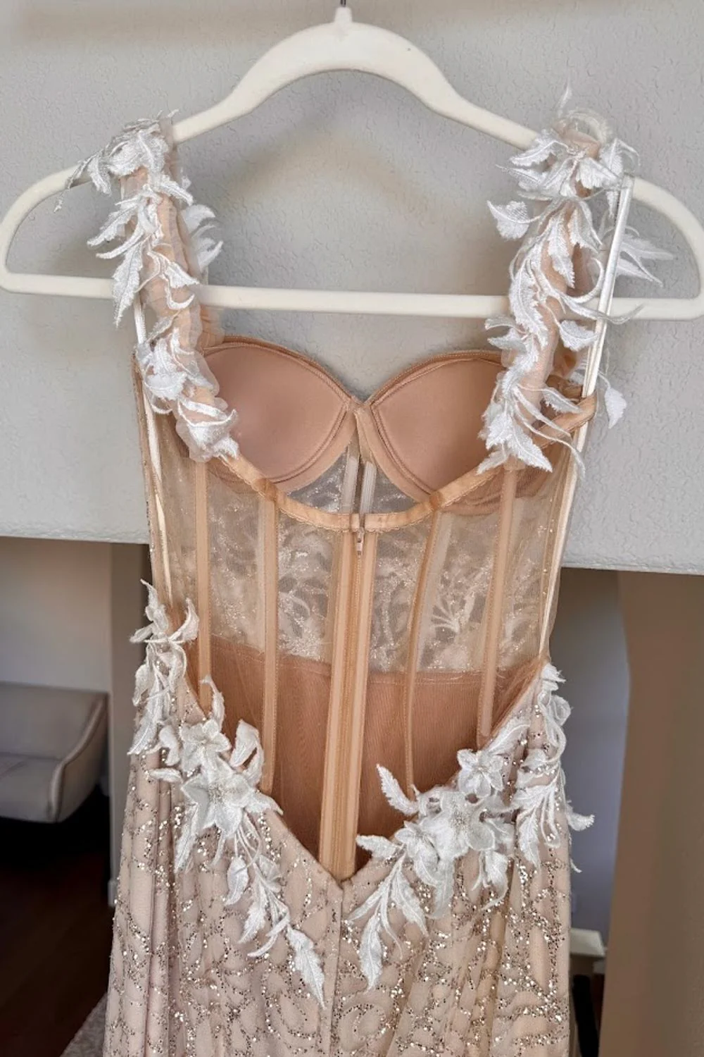 COMO 22-16 with Detachable Sleeves and Veil - Image 10