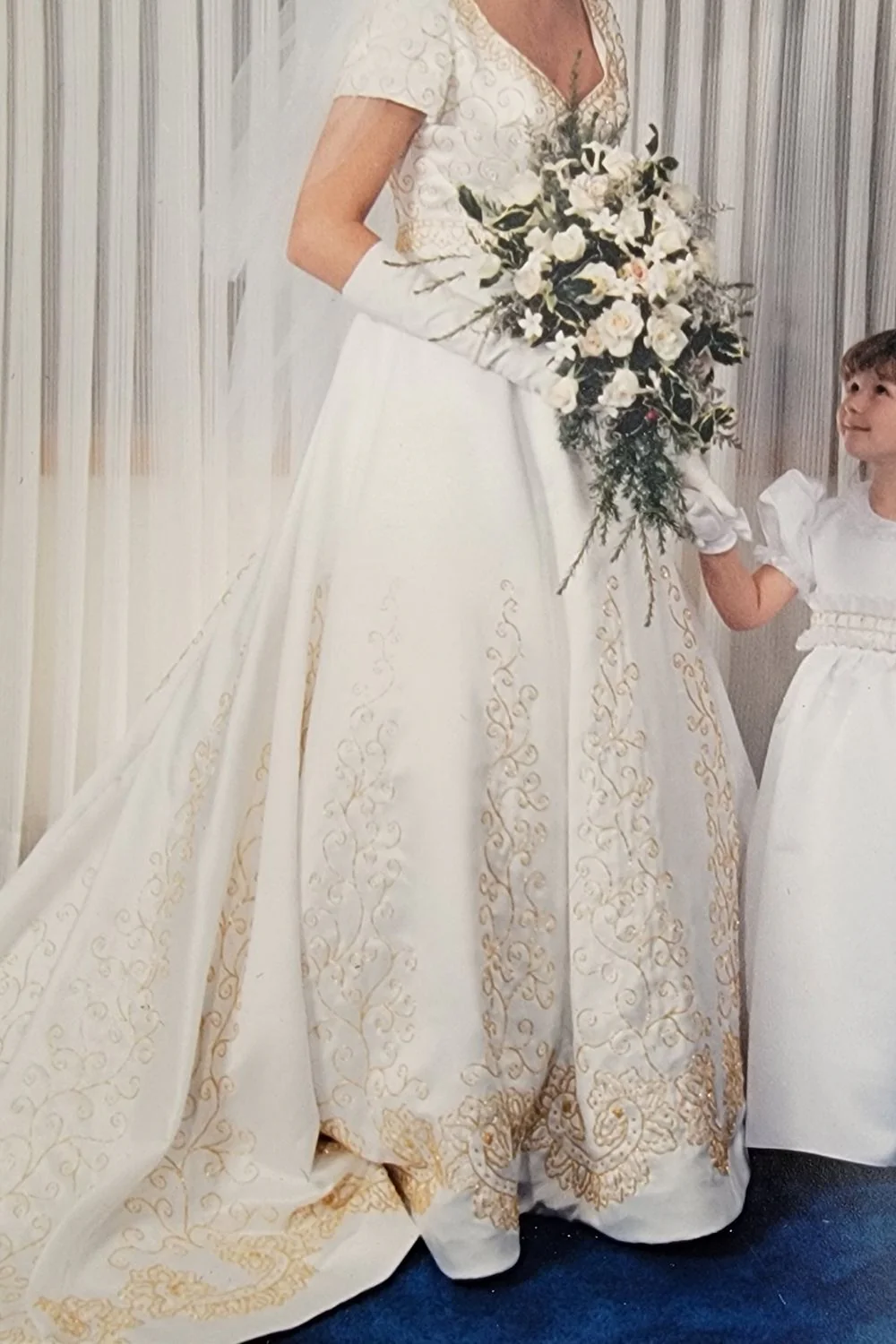 Custom Ballgown with Gloves, veil and Petticoat - Image 4