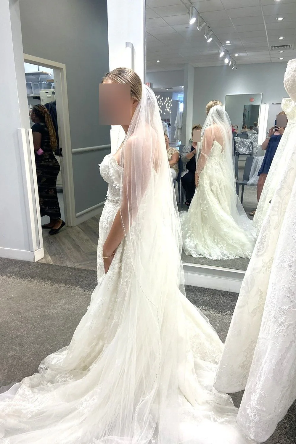 CWG958 with Veil - Image 5