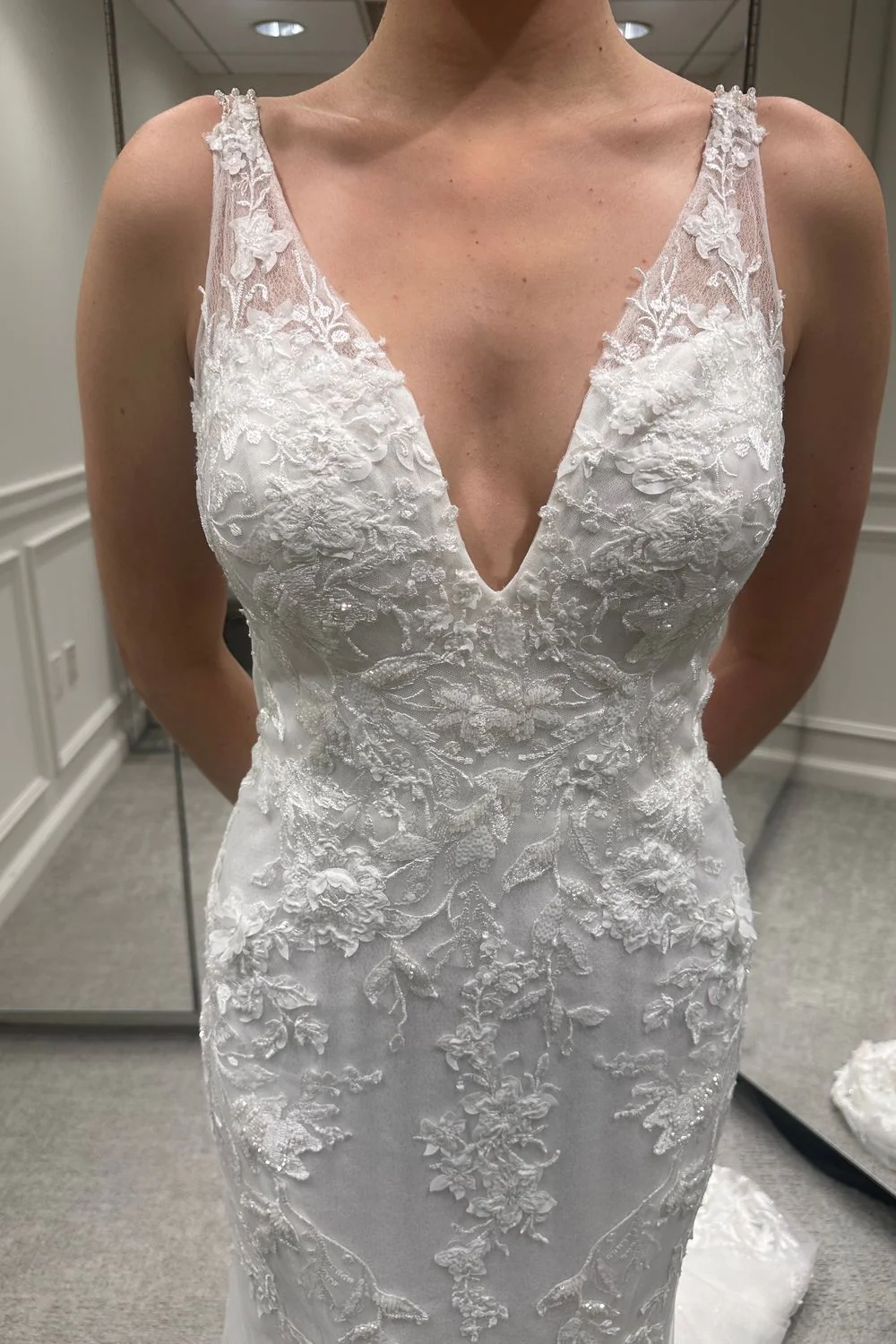 D3657 with Veil - Image 3