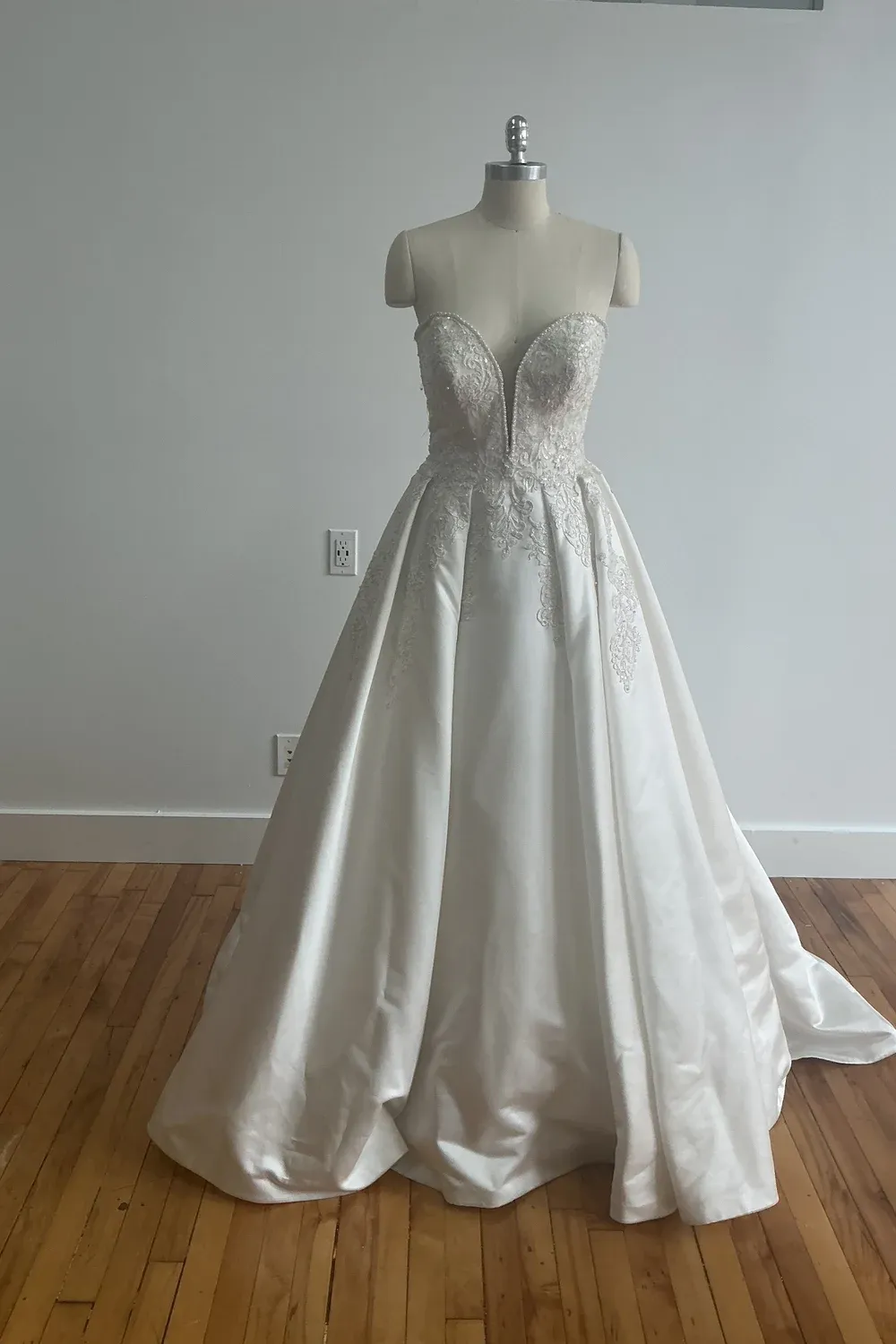 D3977 - Image 3