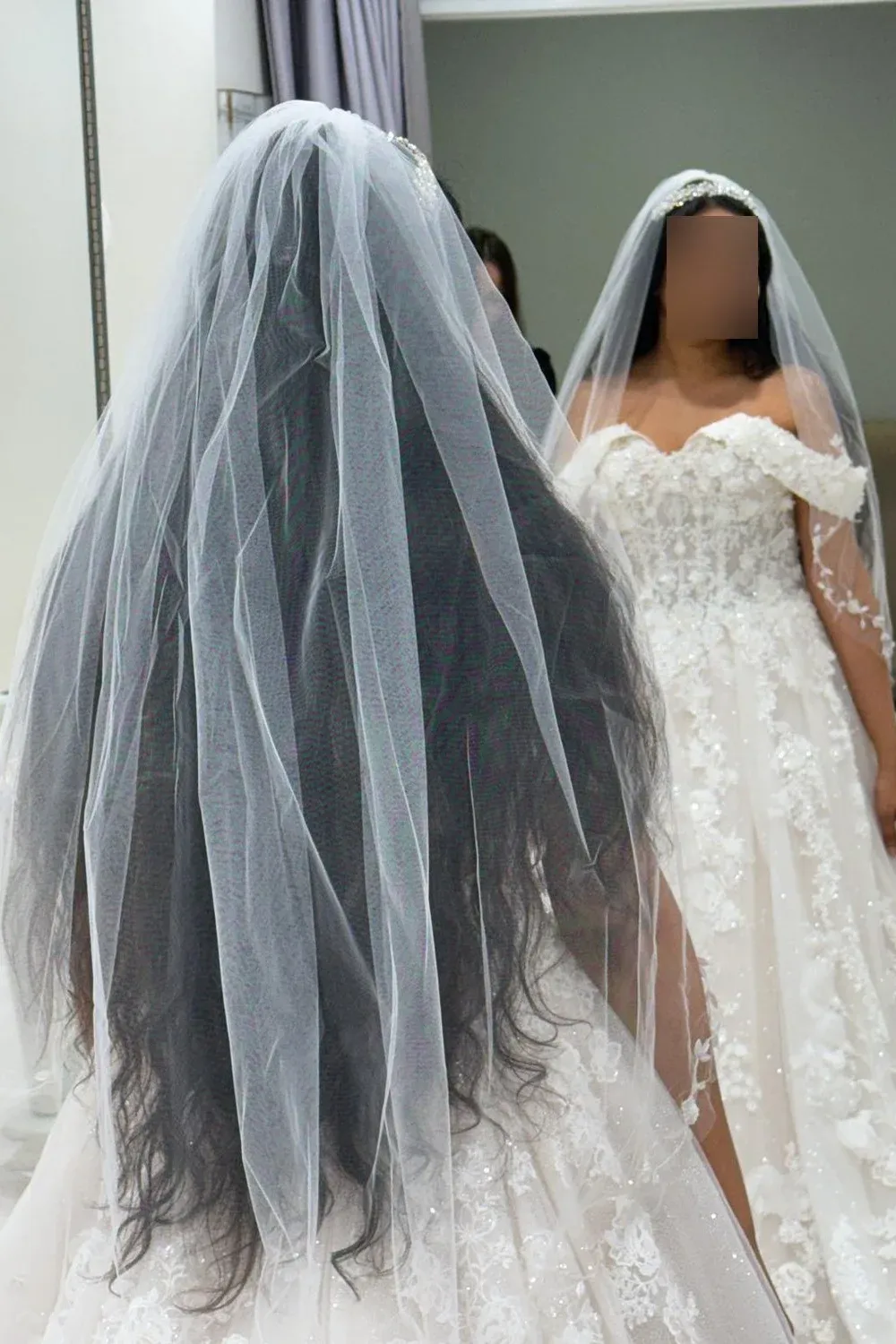 D4112 with Veil and Headpiece - Image 10