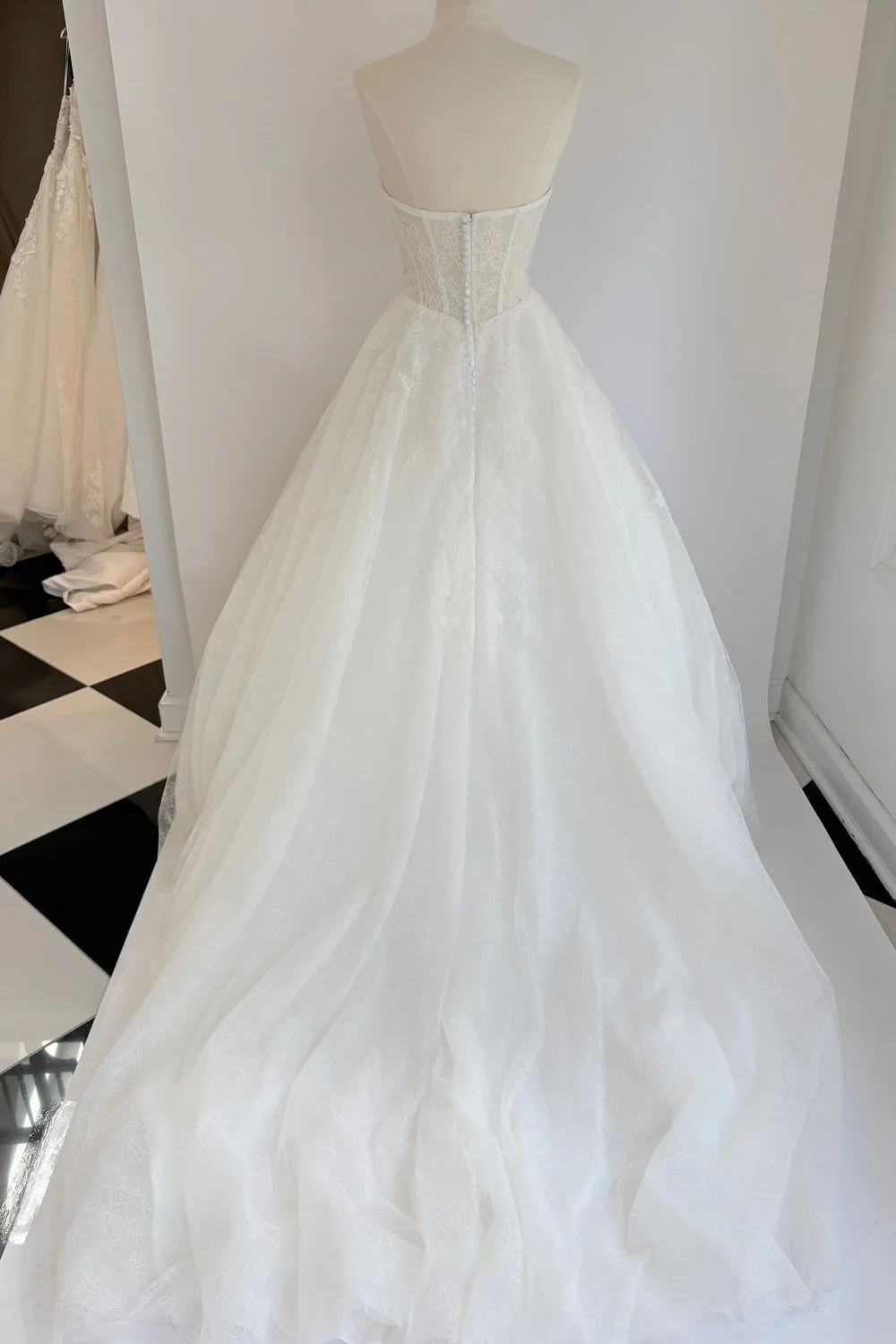 D4270 - Image 4
