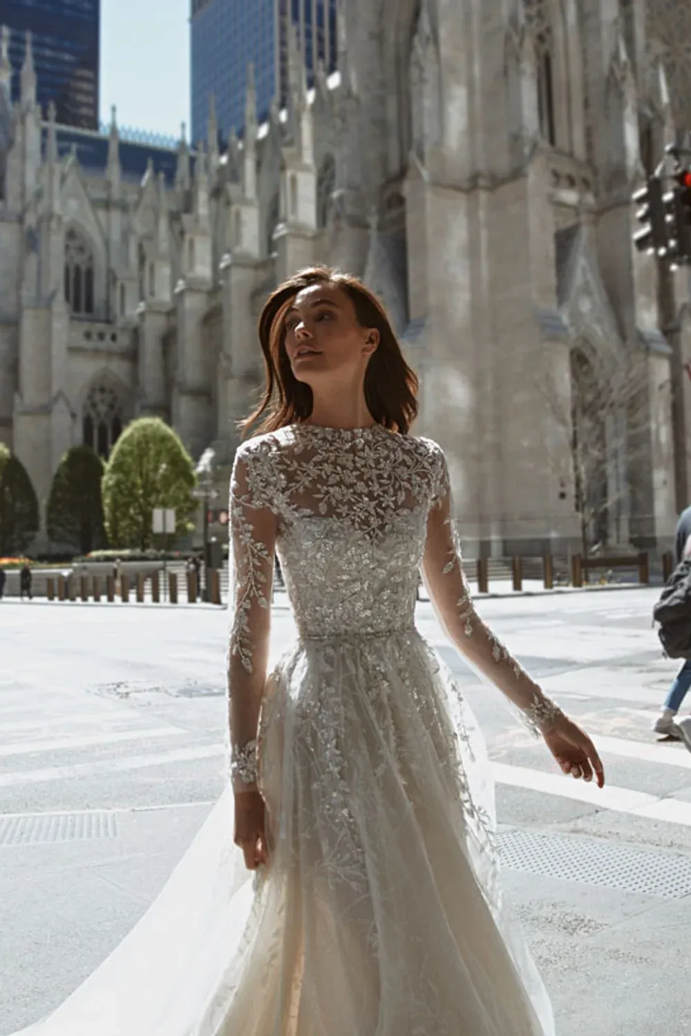 Dara with bolero and veil - Image 11