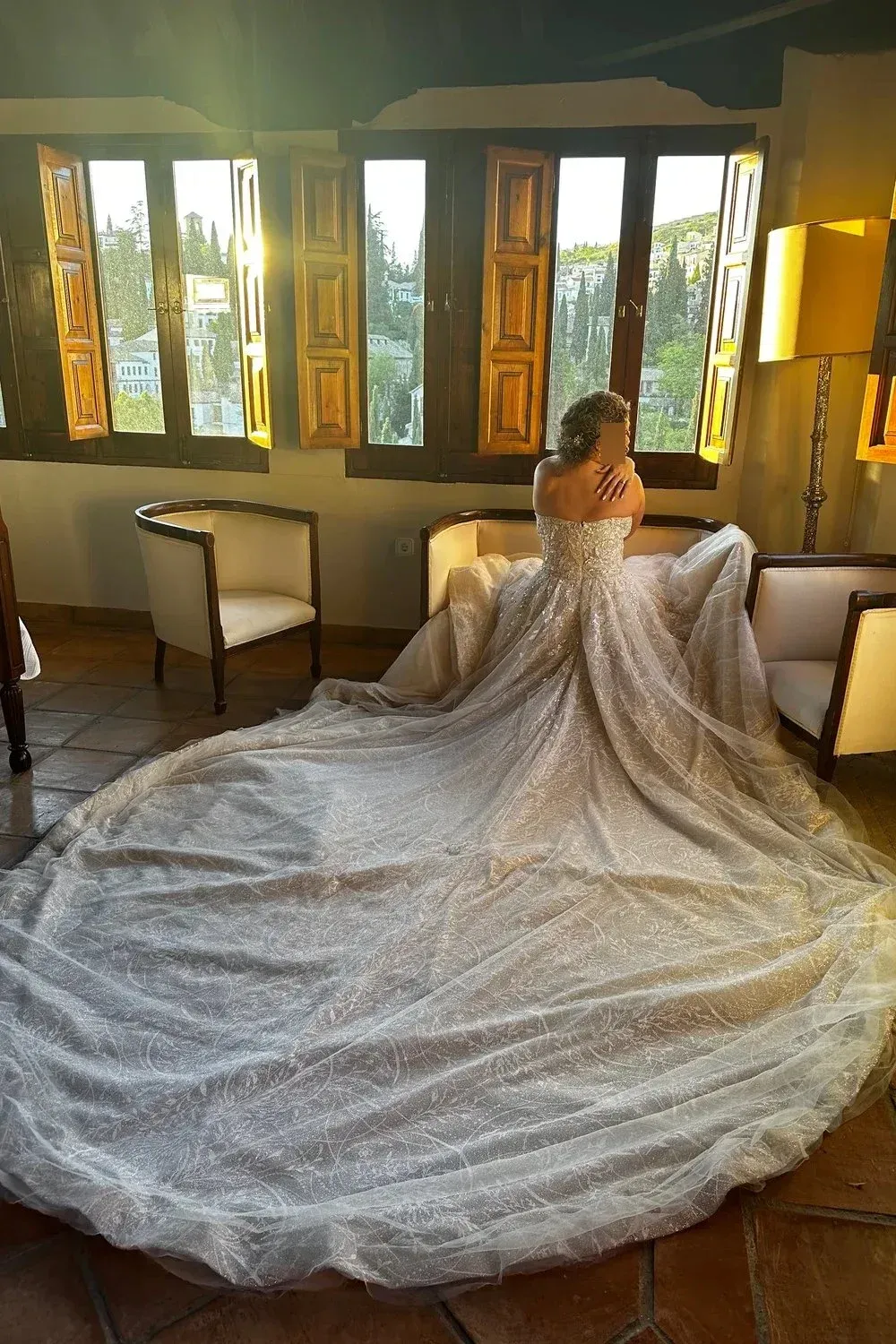 Dara with bolero and veil - Image 4