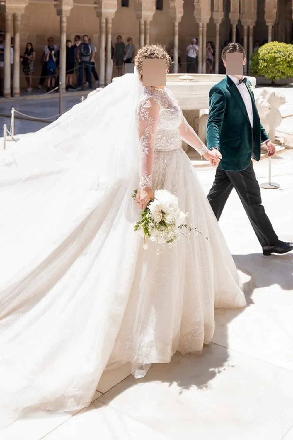Dara with bolero and veil - Image 6