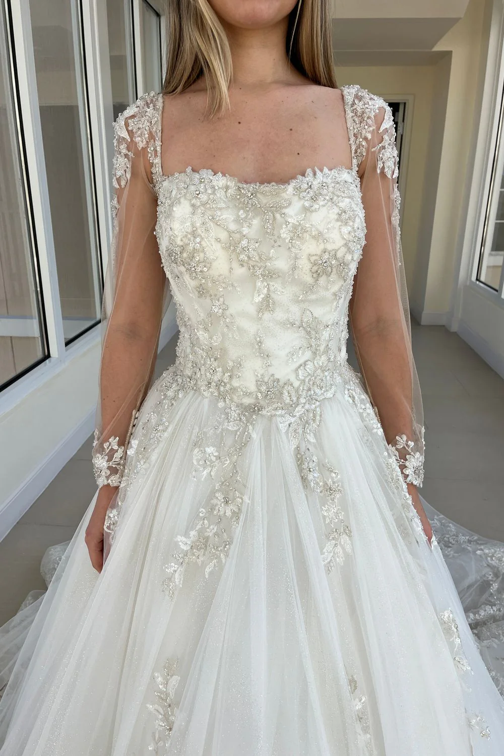 DP272 Belle w/ Veil - Image 2