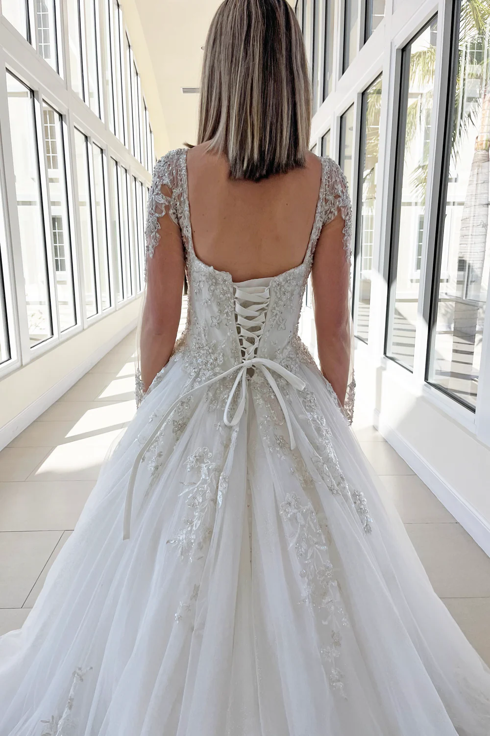 DP272 Belle w/ Veil - Image 5