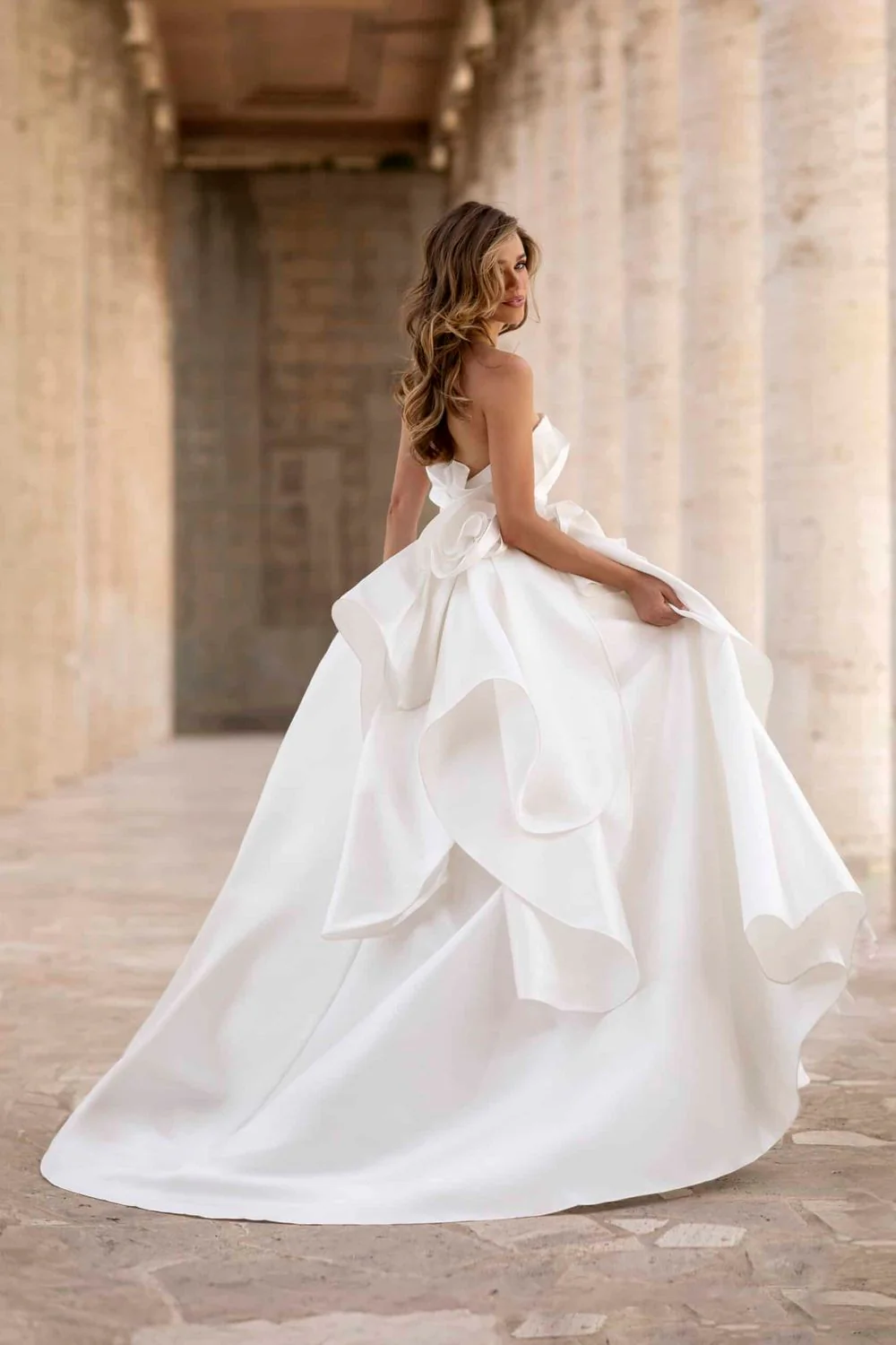 E0869 Nimes with Veil - Image 3