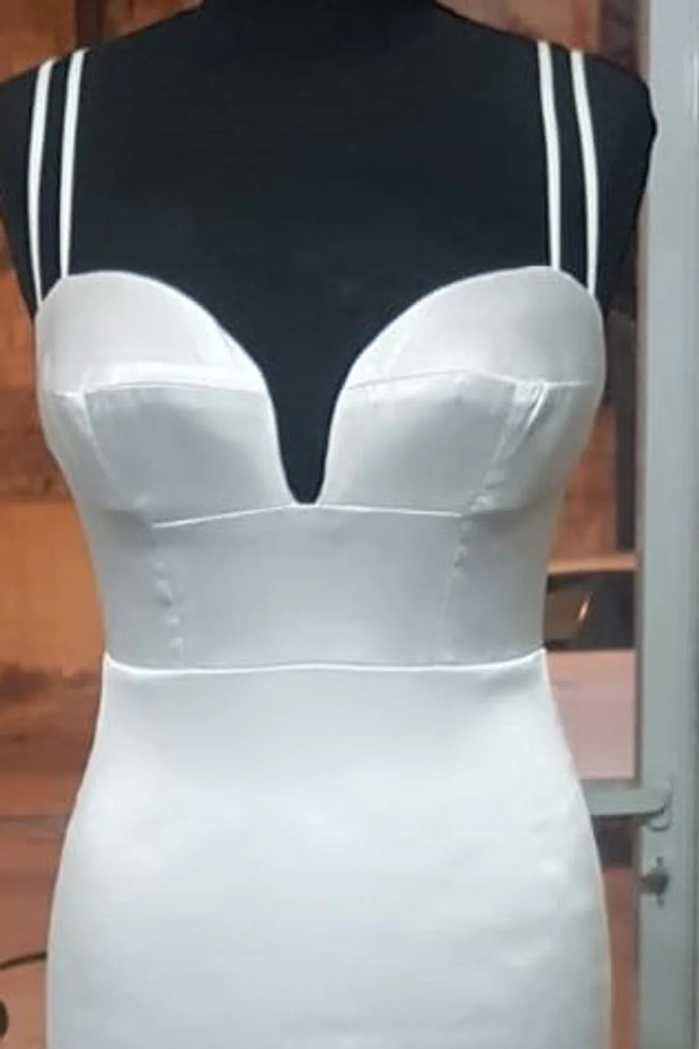 Elegant White Satin Gown - Image 3
