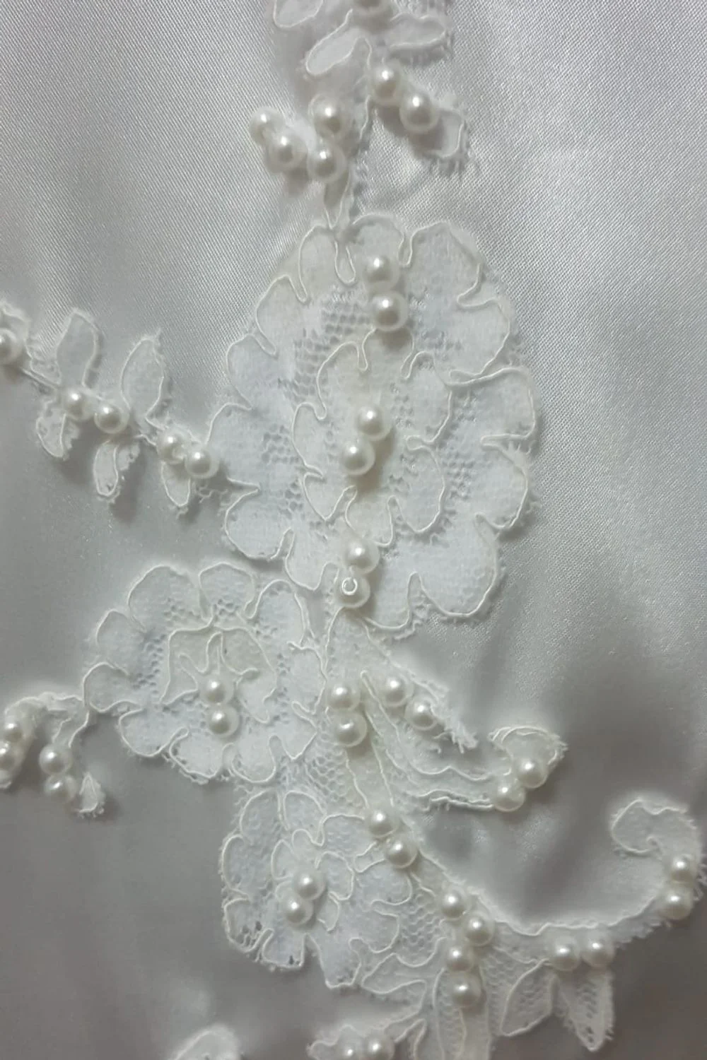 Elegant White Satin Gown - Image 4