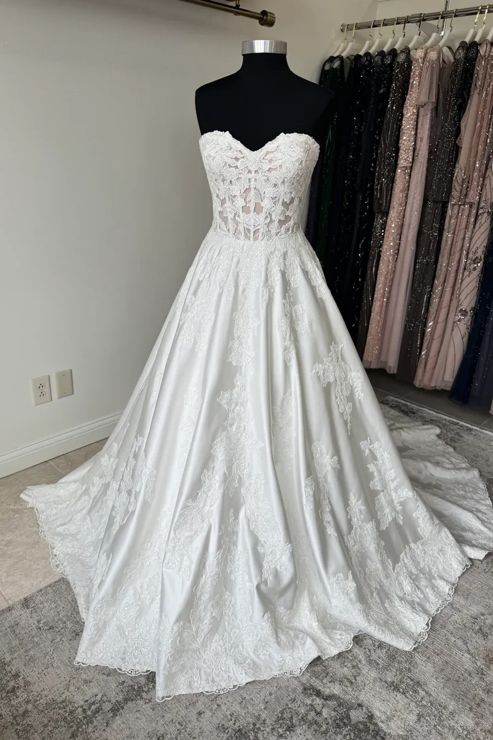 Elizabeth - Image 10