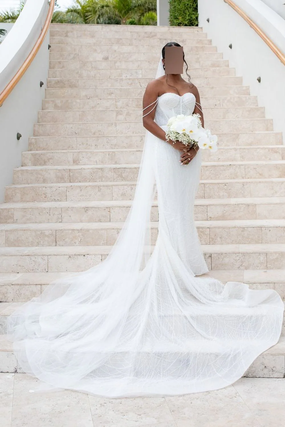 Eloise with Veil
