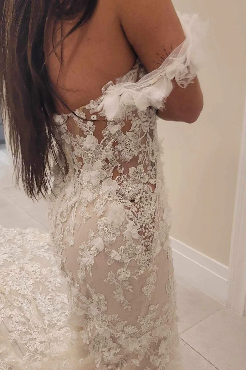 Farrah - Image 9